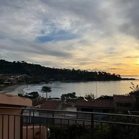 Amazing View - Beautiful Portu Frailis דירה